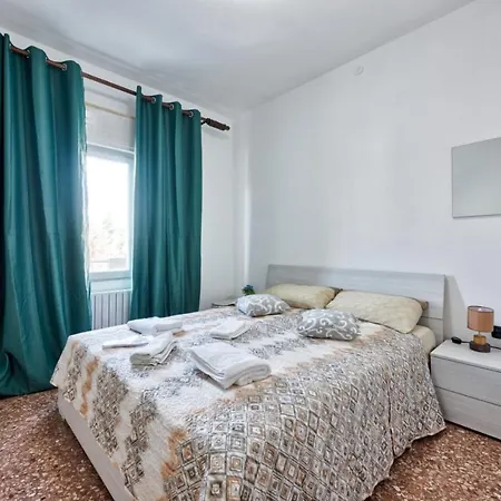 بيت ضيافة Venice H&s Apt Private With Ac & Tv *
