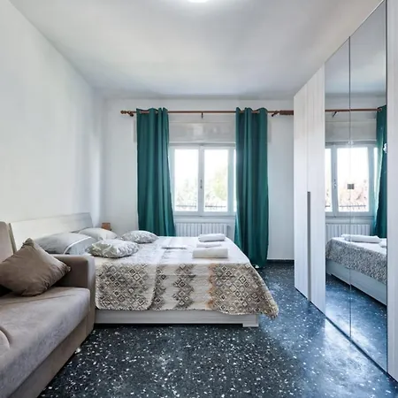 بيت ضيافة Venice H&s Apt Private With Ac & Tv *
